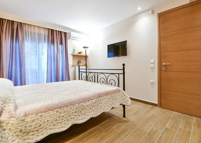 Modern Hospitality, With Private Garden, Athens
