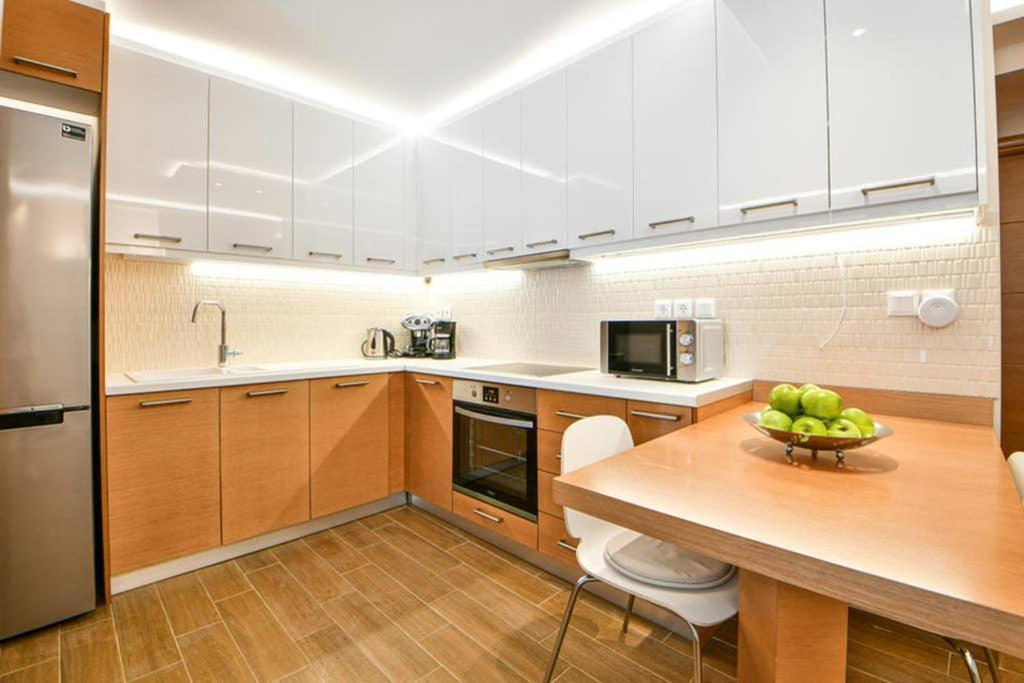 Modern Hospitality, With Private Garden, Apartment *