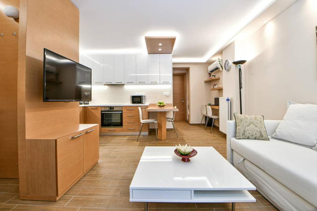 Modern Hospitality, With Private Garden, Apartment